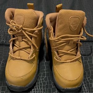Toddler Boys Nike Boots - Worn once indoors